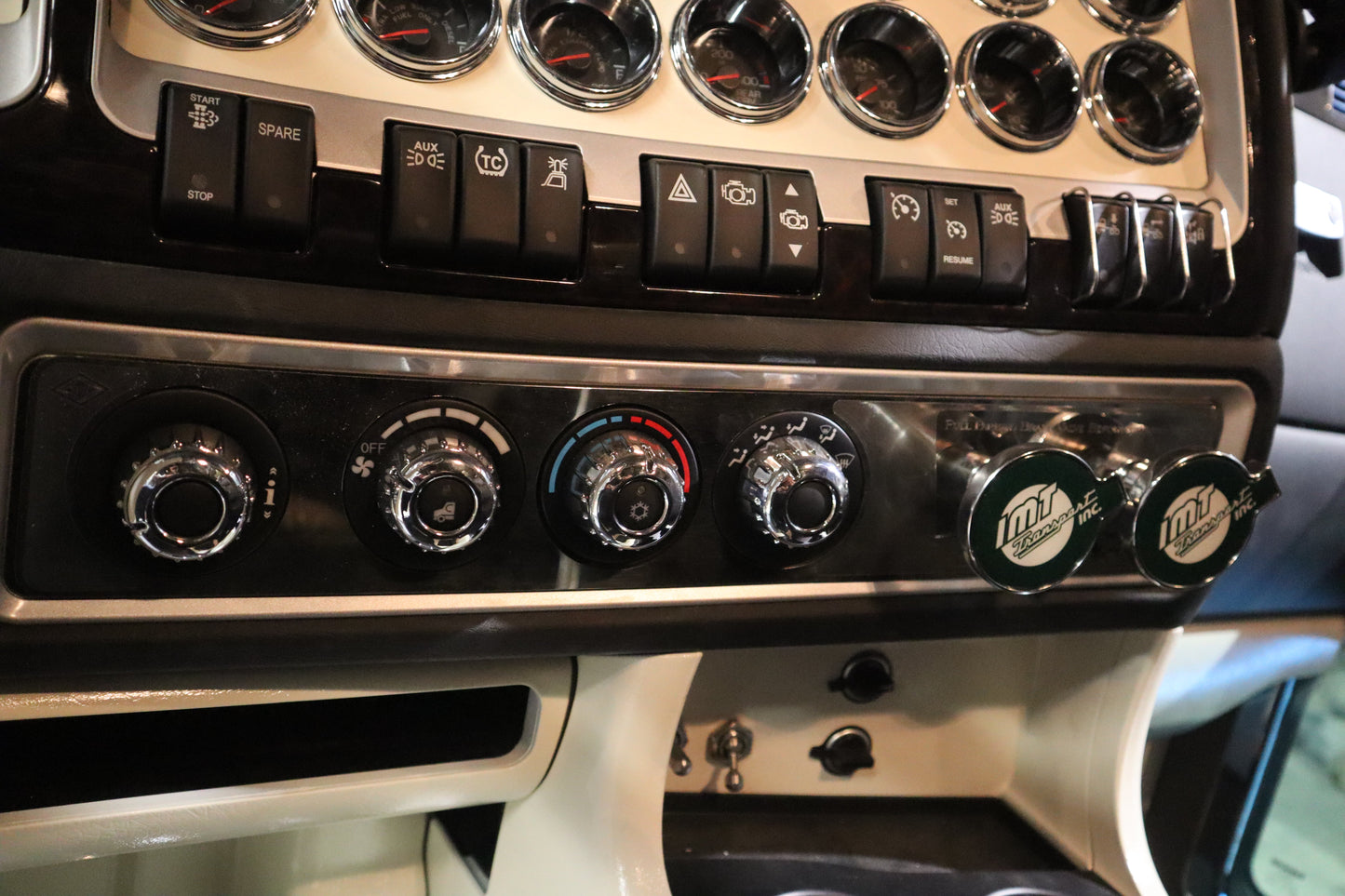 2006 & UP KENWORTH HEATER CONTROL KNOB WITH MOUSE COVER (PACK OF 4) (0478-KHK4)